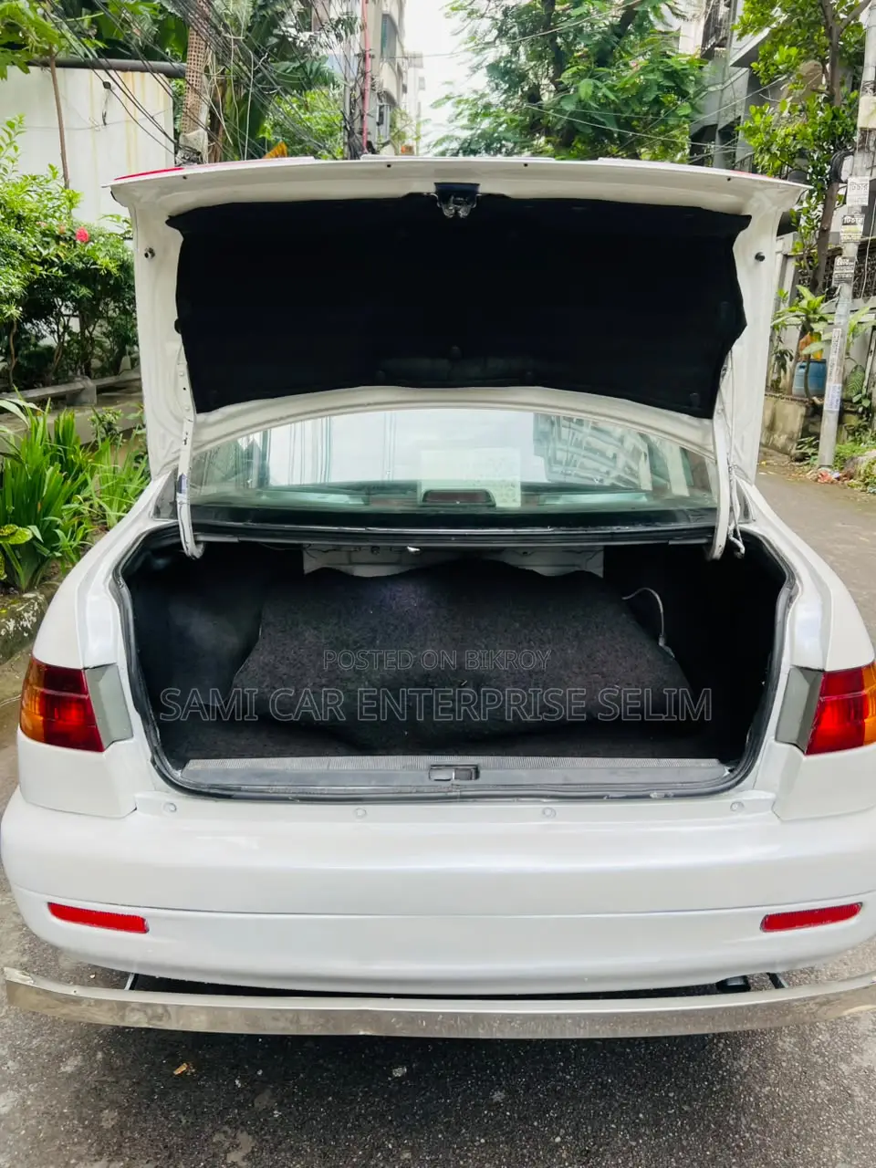 টয়োটা করোনা প্রিমিও ২০০০ সাদা