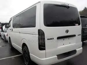 Toyota HiAce 2021 White