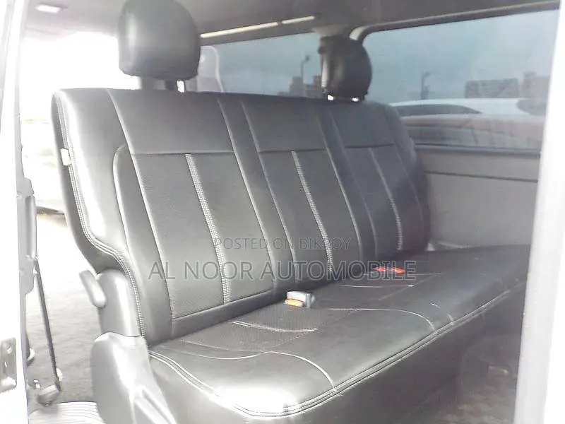 Toyota HiAce 2021 White
