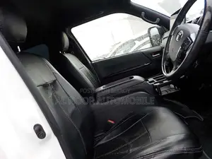 Toyota HiAce 2021 White