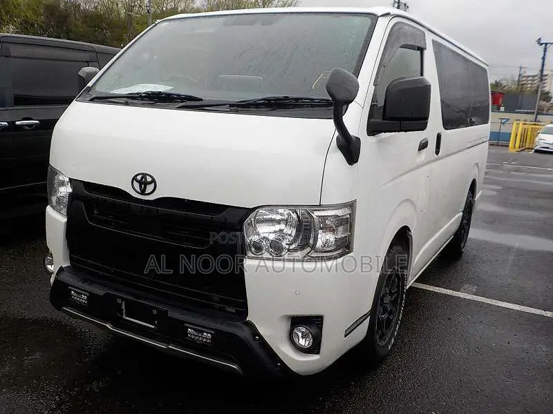 Toyota HiAce 2021 White