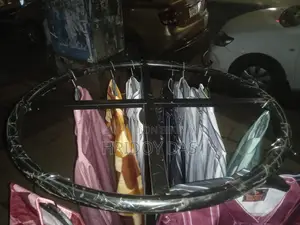 বিজনেস ক্লোথ হ্যাঙ্গার