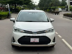 টয়োটা এক্সিও ২০২০ সাদা