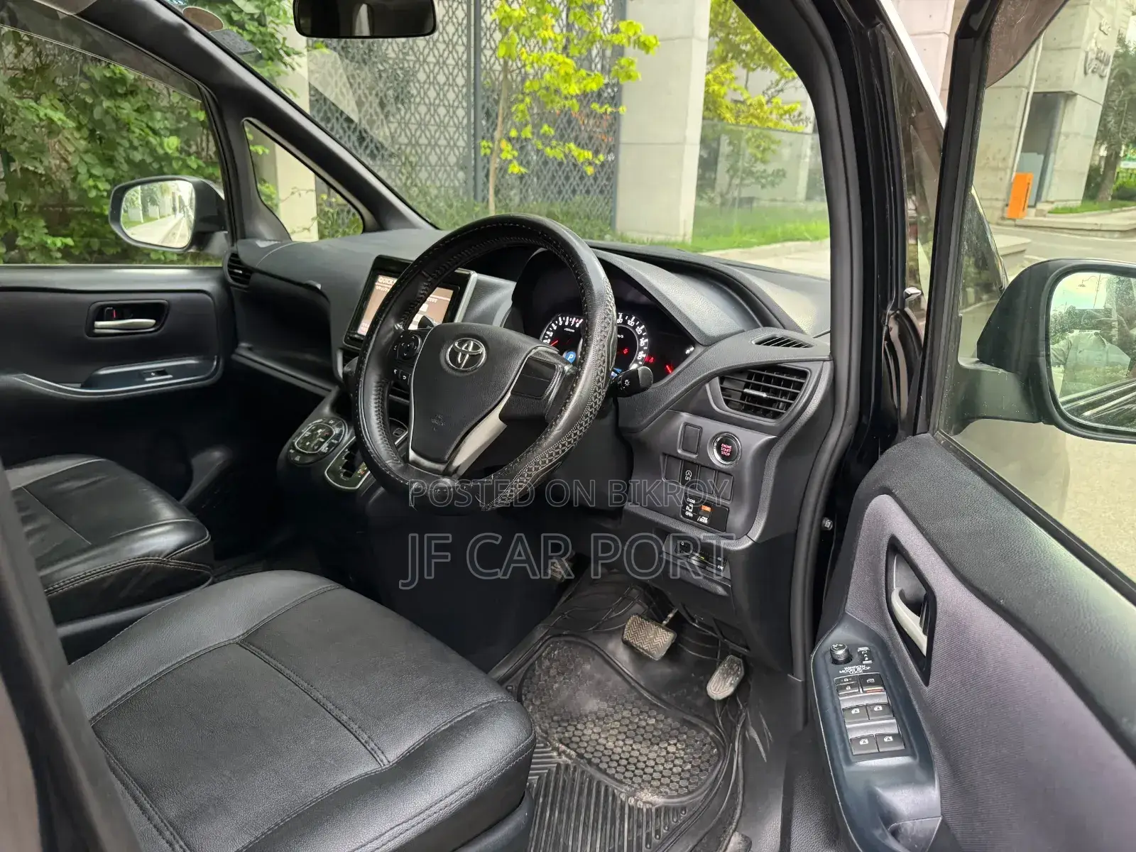 Toyota Noah 2015 Black