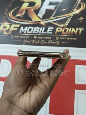 Apple iPhone 11 Pro Max 64 GB Gold