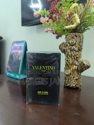 ভ্যালেন্টিনো উওমো বর্ন ইন রোমা ইয়েলো ড্রিম ও ডি টয়লেট