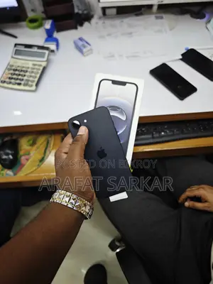 New Apple iPhone 16e 128 GB Black