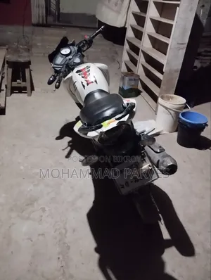 টিভিএস আপাচে আরটিআর ১৬০ টুভি ২০১৪ সাদা