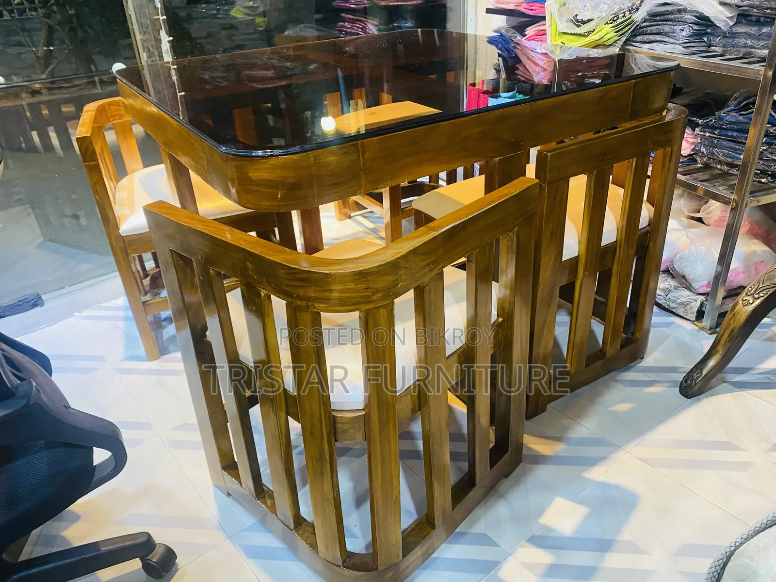 কড়ই কাঠের তৈরি চার আসনের ডাইনিং সেট