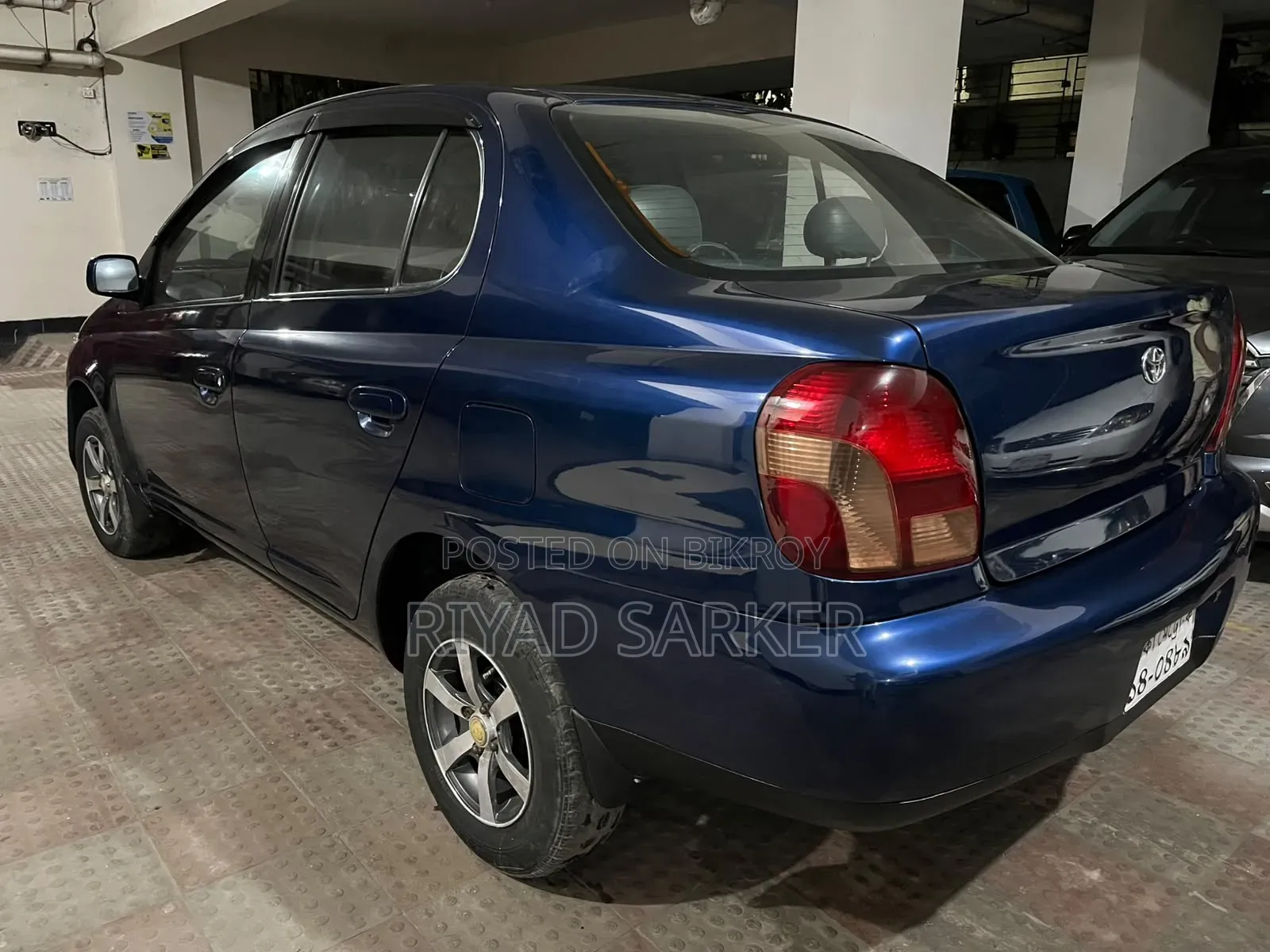Toyota Platz 2000 Blue