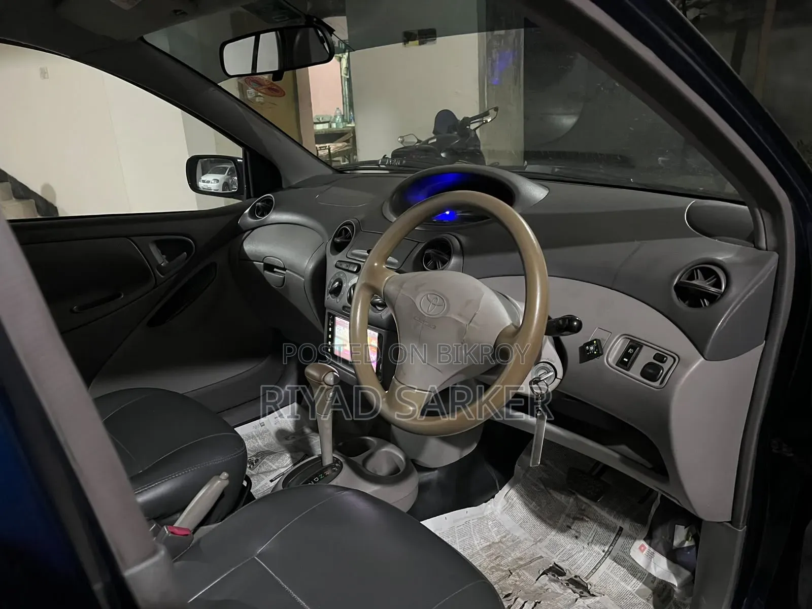 Toyota Platz 2000 Blue