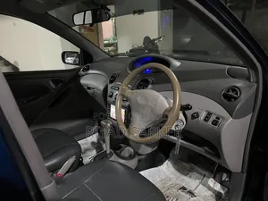 Toyota Platz 2000 Blue