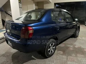 Toyota Platz 2000 Blue