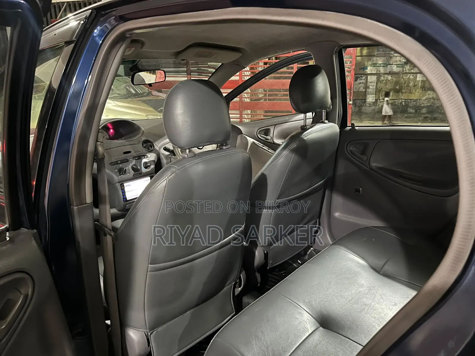 Toyota Platz 2000 Blue