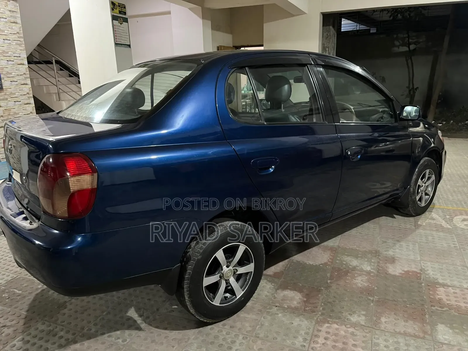Toyota Platz 2000 Blue