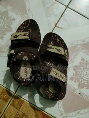 আমাদের কাছ থেকে যে কোনও ধরনের প্রাইকারি জুতা সেন্ডেল নিতে পারেন