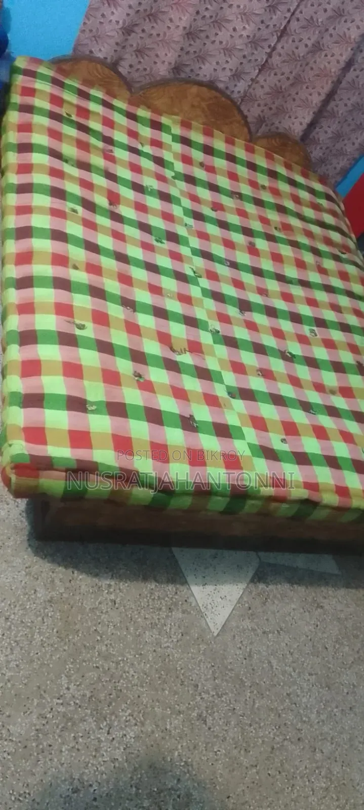 খাটে বড় হওয়ার জন্য জাজিম টা বিক্রি করবো।