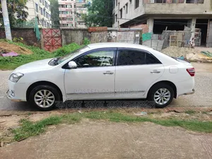 টয়োটা প্রিমিও ২০১৫ পার্ল