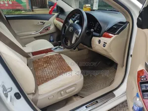 টয়োটা প্রিমিও ২০১৫ পার্ল