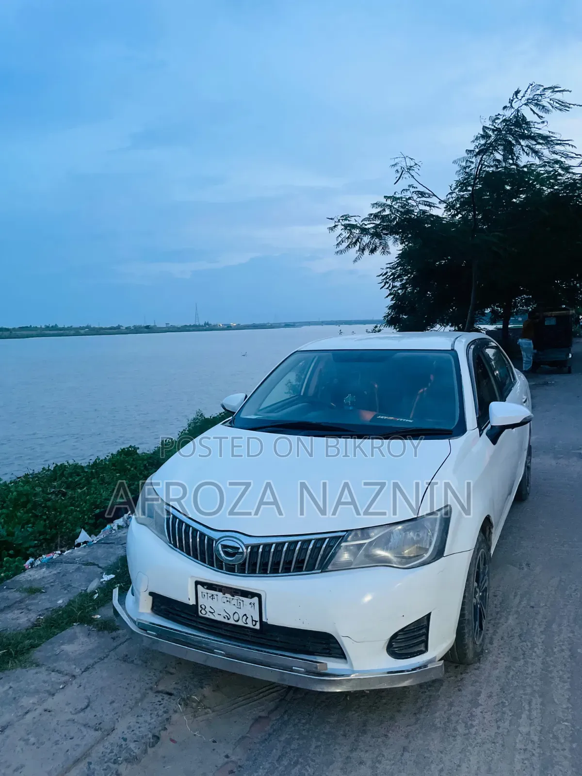 টয়োটা এক্সিও ২০১৩ পার্ল