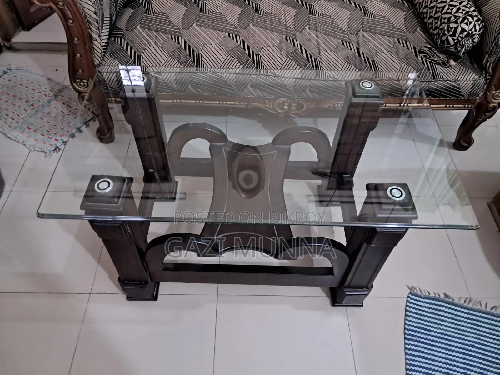 Divan and Tea Table (Set)