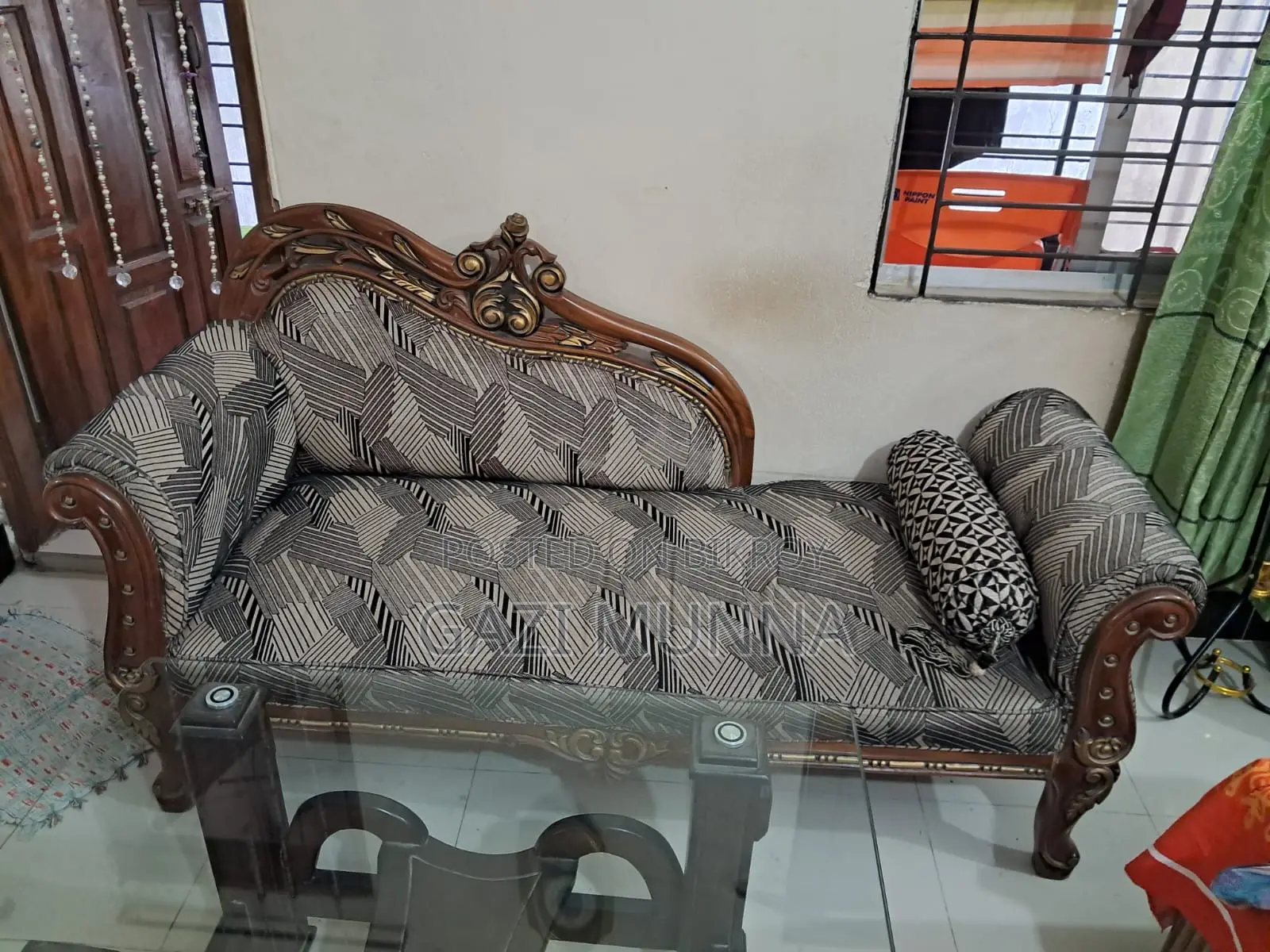 Divan and Tea Table (Set)