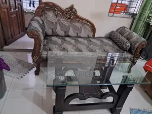 Divan and Tea Table (Set)