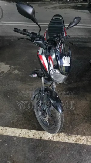 বাজাজ ডিসকভার ১২৫ ২০২৩ কালো