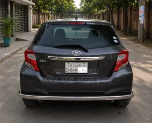 Toyota Vitz 2011 Gray