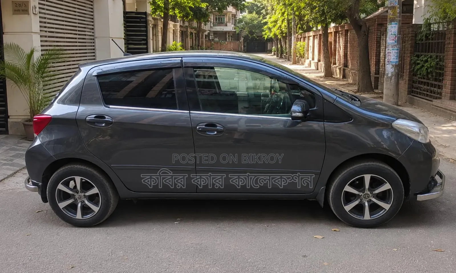 টয়োটা ভিটজ ২০১১ গ্রে