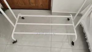 ক্লোথ হ্যাঙ্গার