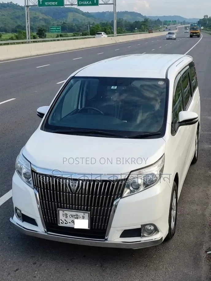 Toyota Esquire 2014 Pearl