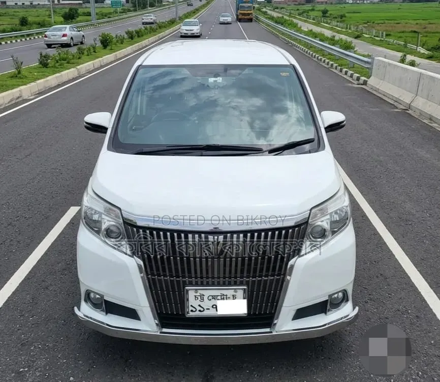 Toyota Esquire 2014 Pearl