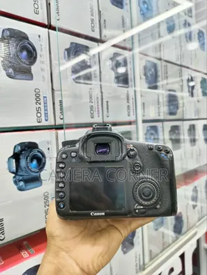 Canon 7D Camera With 18-135mm USM Lens