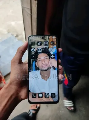 মোবাইল ফোন ১২৮ জিবি গোল্ড