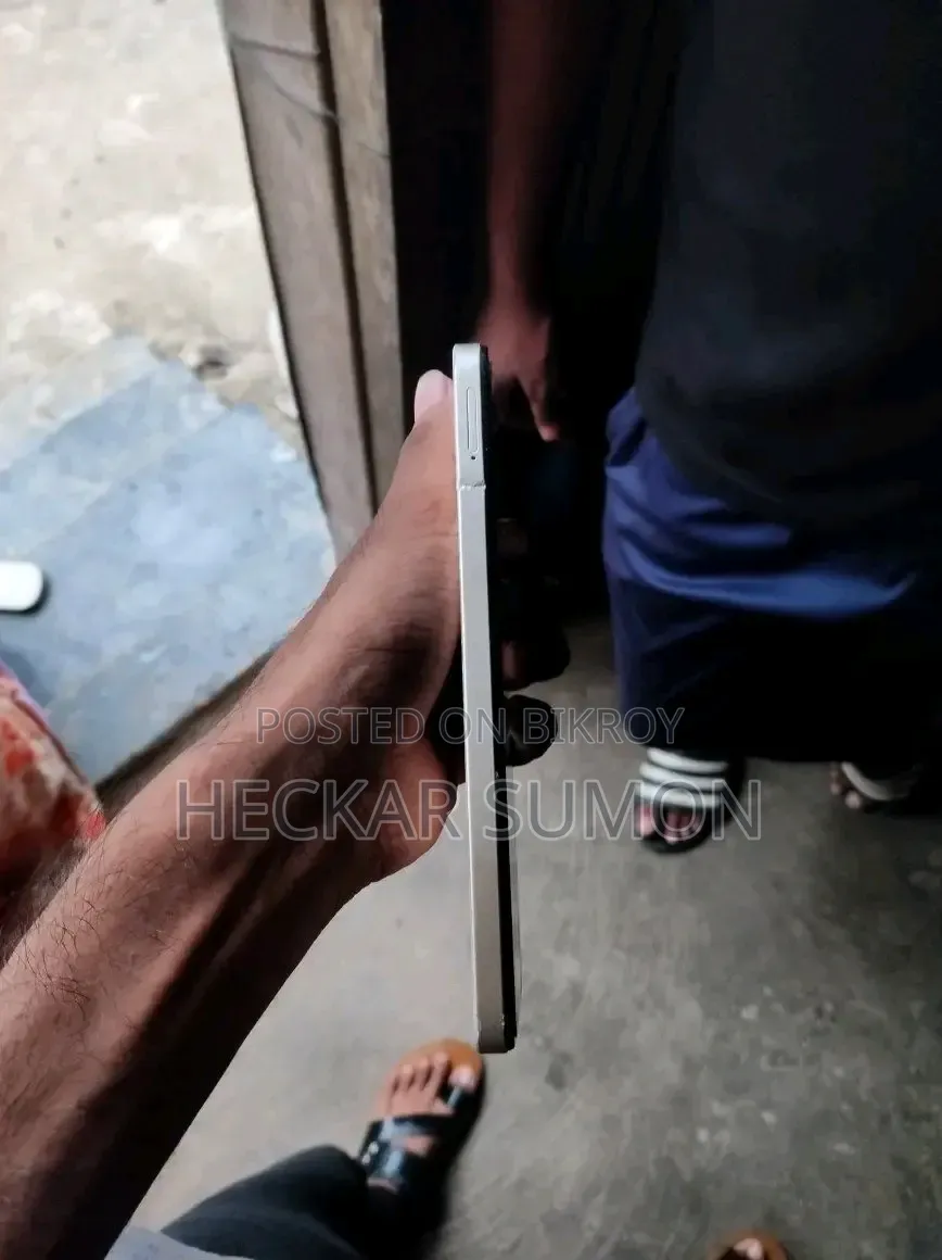 মোবাইল ফোন ১২৮ জিবি গোল্ড