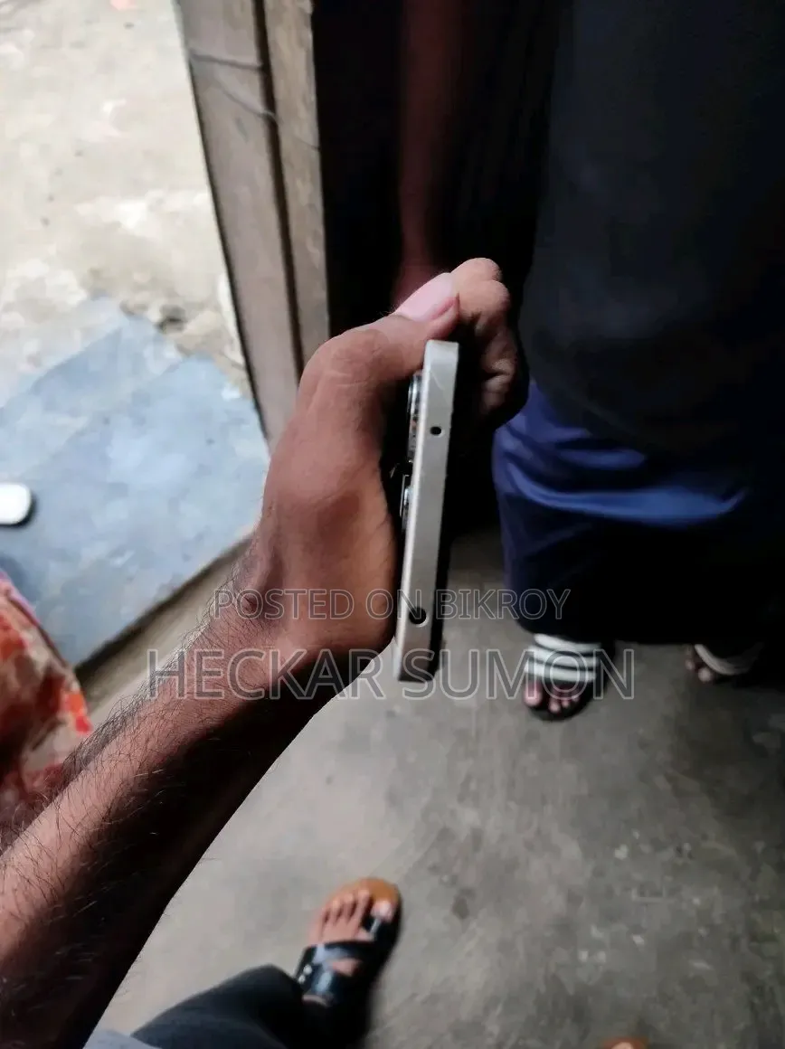 মোবাইল ফোন ১২৮ জিবি গোল্ড