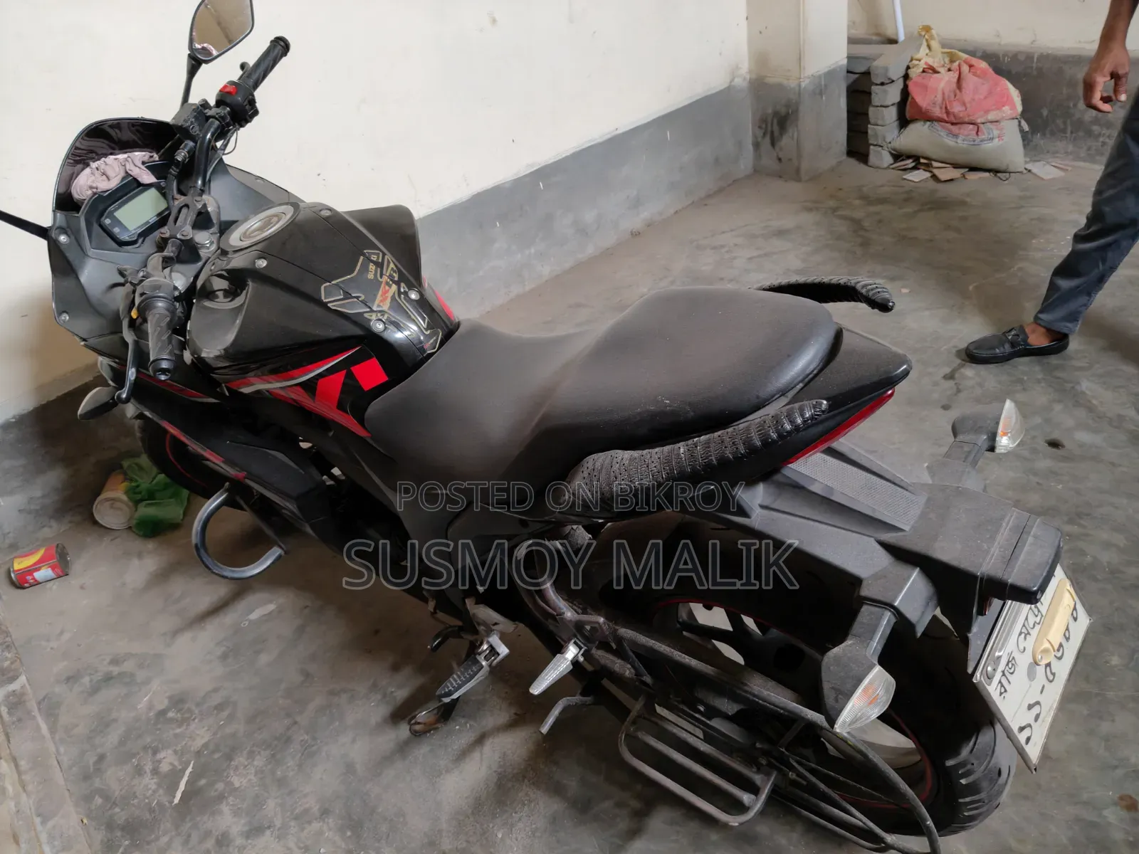 সুজুকি জিএসএক্সএফ ২০১৮ ব্ল্যাক