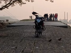 সুজুকি জিএসএক্সএফ ২০১৮ ব্ল্যাক