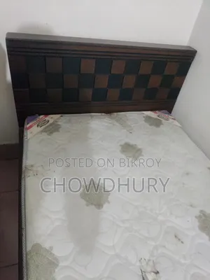 খুব ভাল মানের একটি সিঙ্গেল খাট বিক্রি করা হবে,সাথে মেট্রিক্স ও আছে