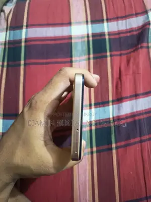 Vivo Y17 128 GB Orange