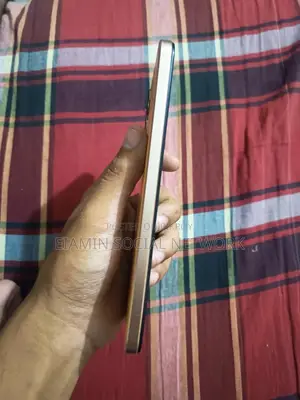 Vivo Y17 128 GB Orange