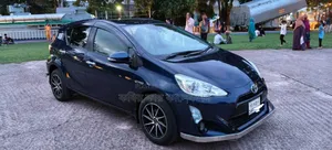 Toyota Aqua 2017 Black