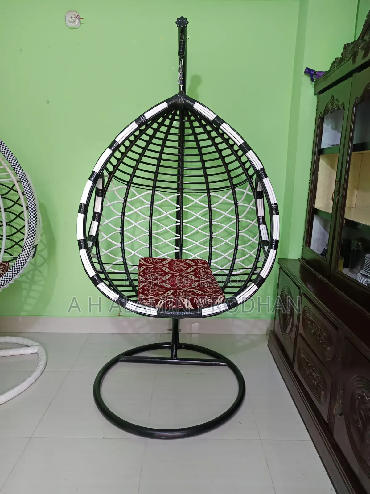 দ্য রয়্যাল মার্ট