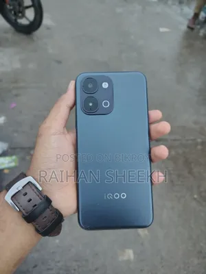 iQOO 128 GB Blue