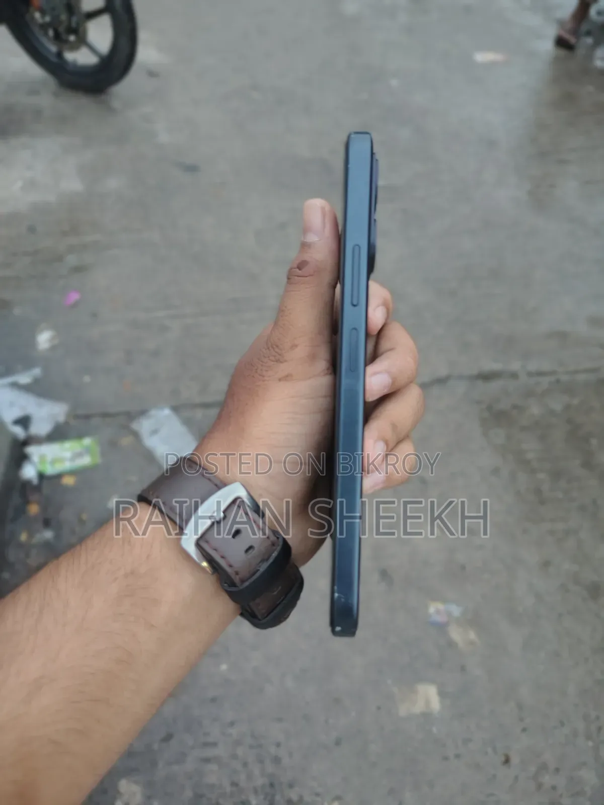 iQOO 128 GB Blue