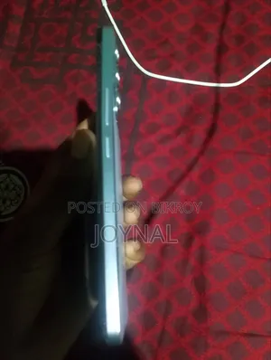 ভিভো ভি২৭ই ২৫৬ জিবি হোয়াইট