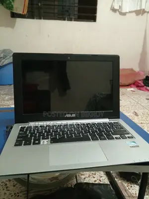 Laptop ASUS Transformer Book Flip TP300LA 4GB Intel Core I3 HDD 500GB