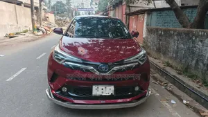 টয়োটা সি-এইচআর ২০১৮ মেরুন