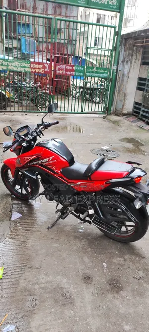 Honda CB 2018 Red